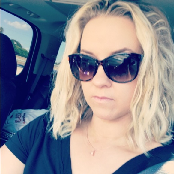 Meet your Posher, Jessica - Picture 3 of 5